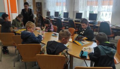 Zajęcia biblioteczne w filii w Łysołajach